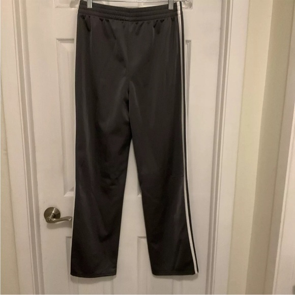 ADIDAS Young Men’s Athletic Gray 3 Stripe Pants Size 18/20 XL - Picture 2 of 11
